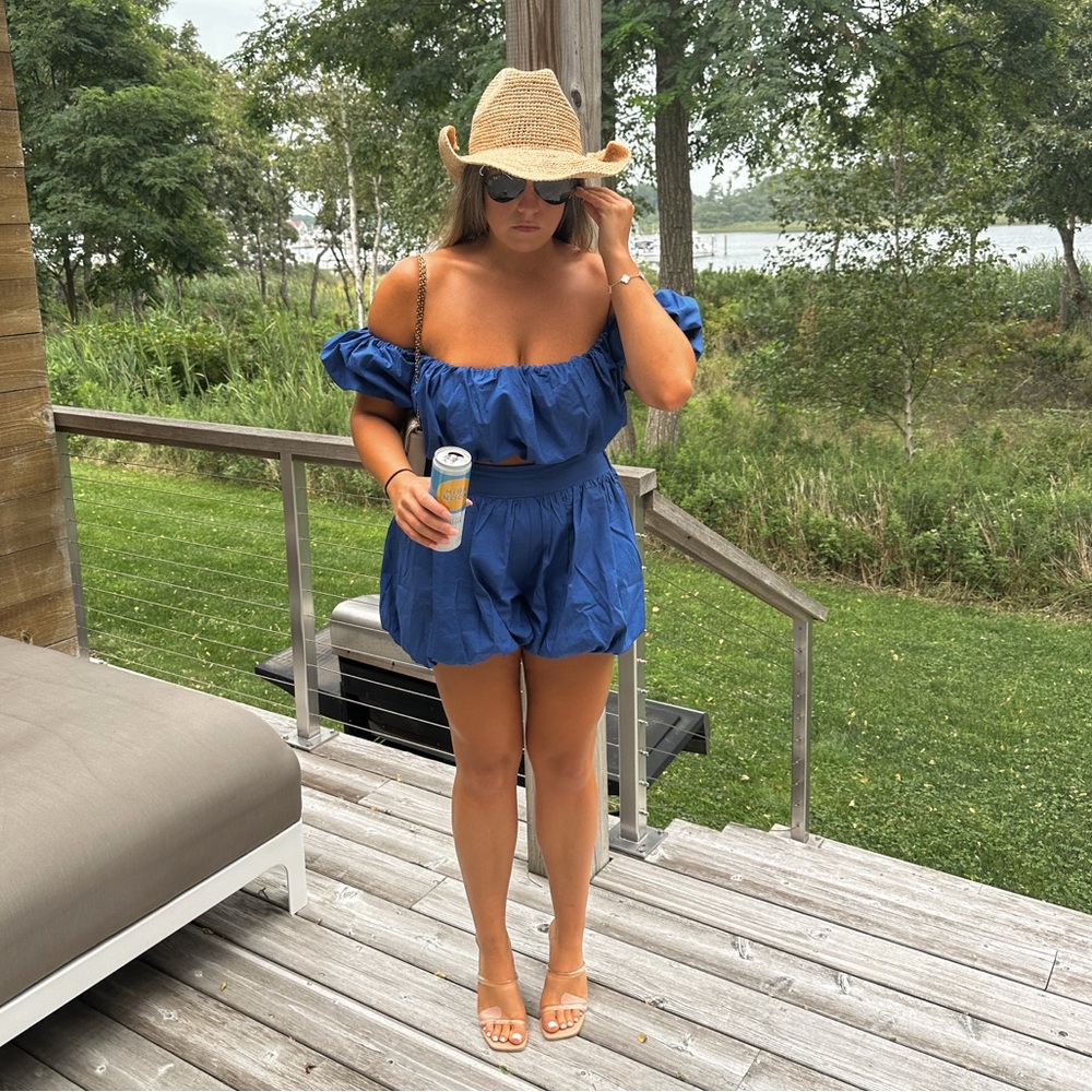 Susana Monaco bubble skort and crop off the shoulder top in blue size medium